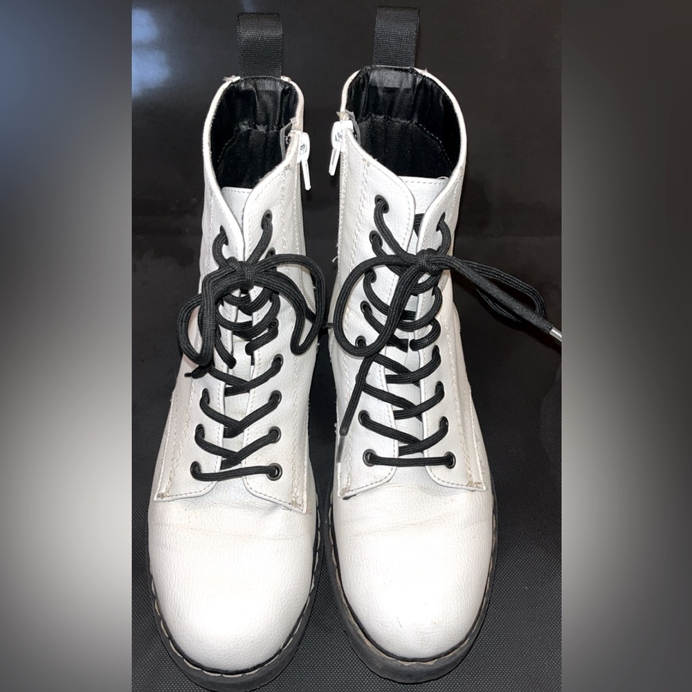 UNIONBAY HAYDEN WHITE WOMEN'S COMBAT BOOT